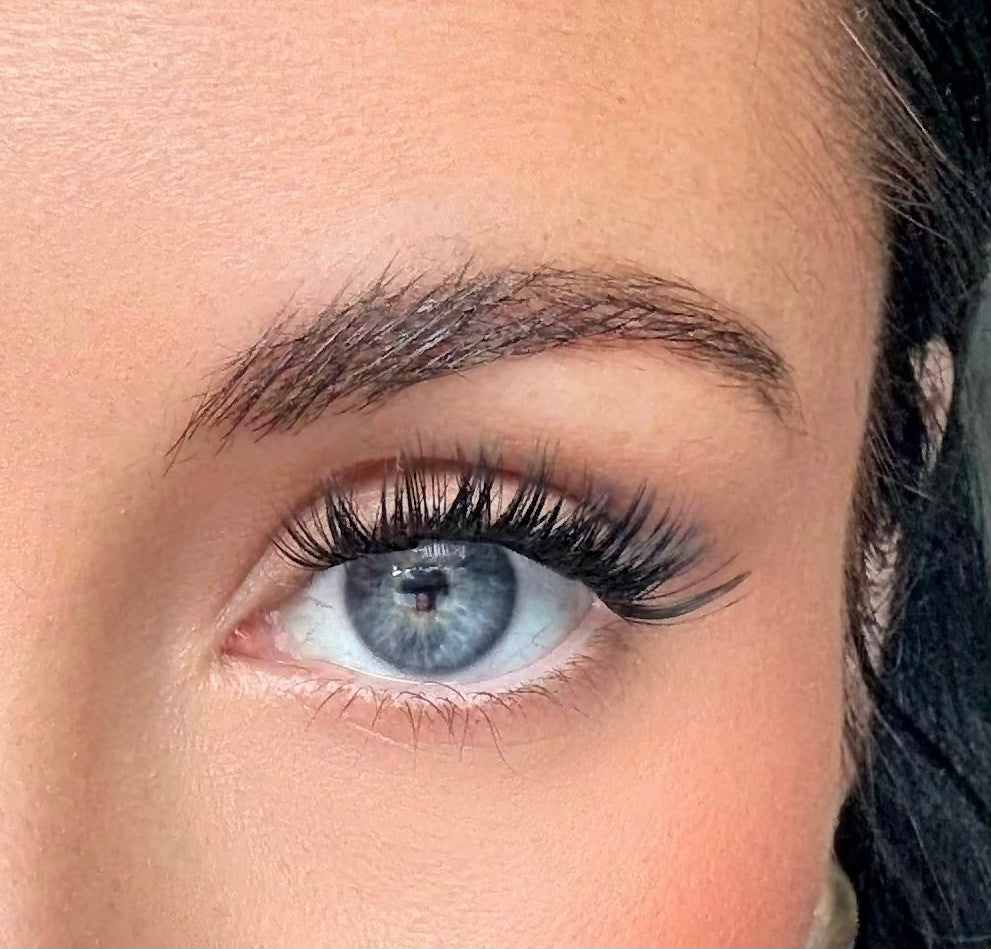 The Camryn Pre-Glued DIY Press-On Lashes